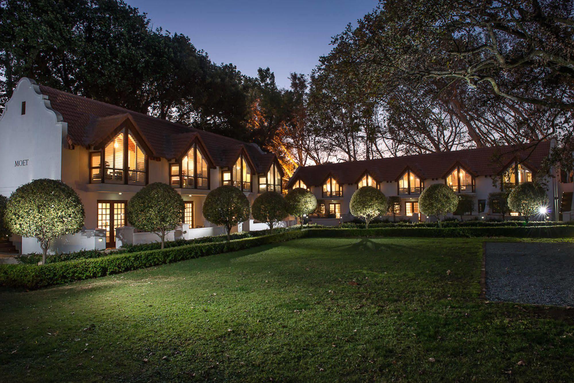 River Meadow Manor Centurion Exterior photo